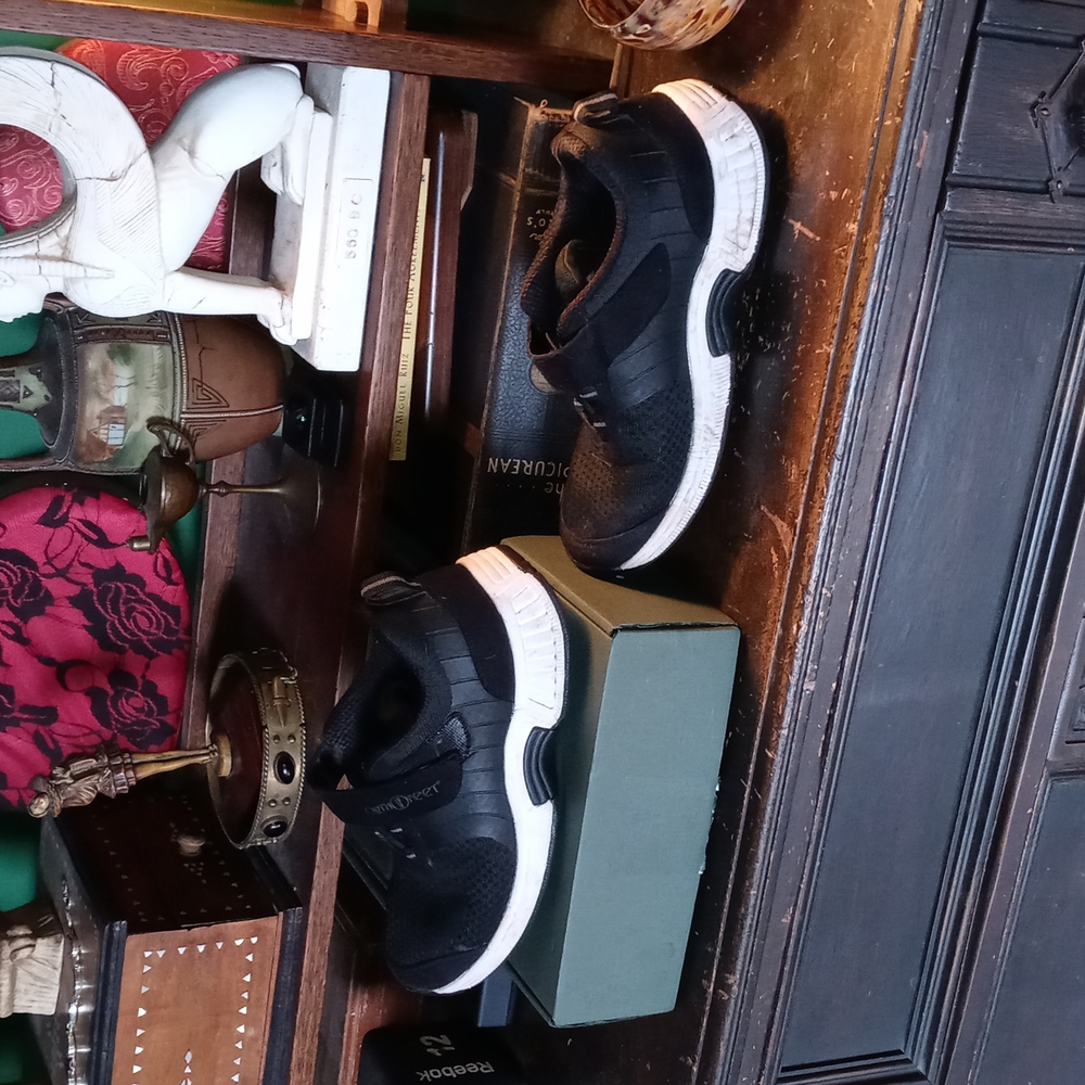 OrthoFeet Footwear